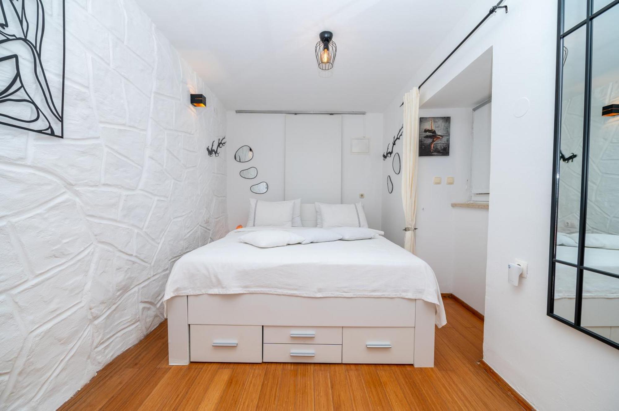 Apartments Vitoria Mali Lošinj Εξωτερικό φωτογραφία