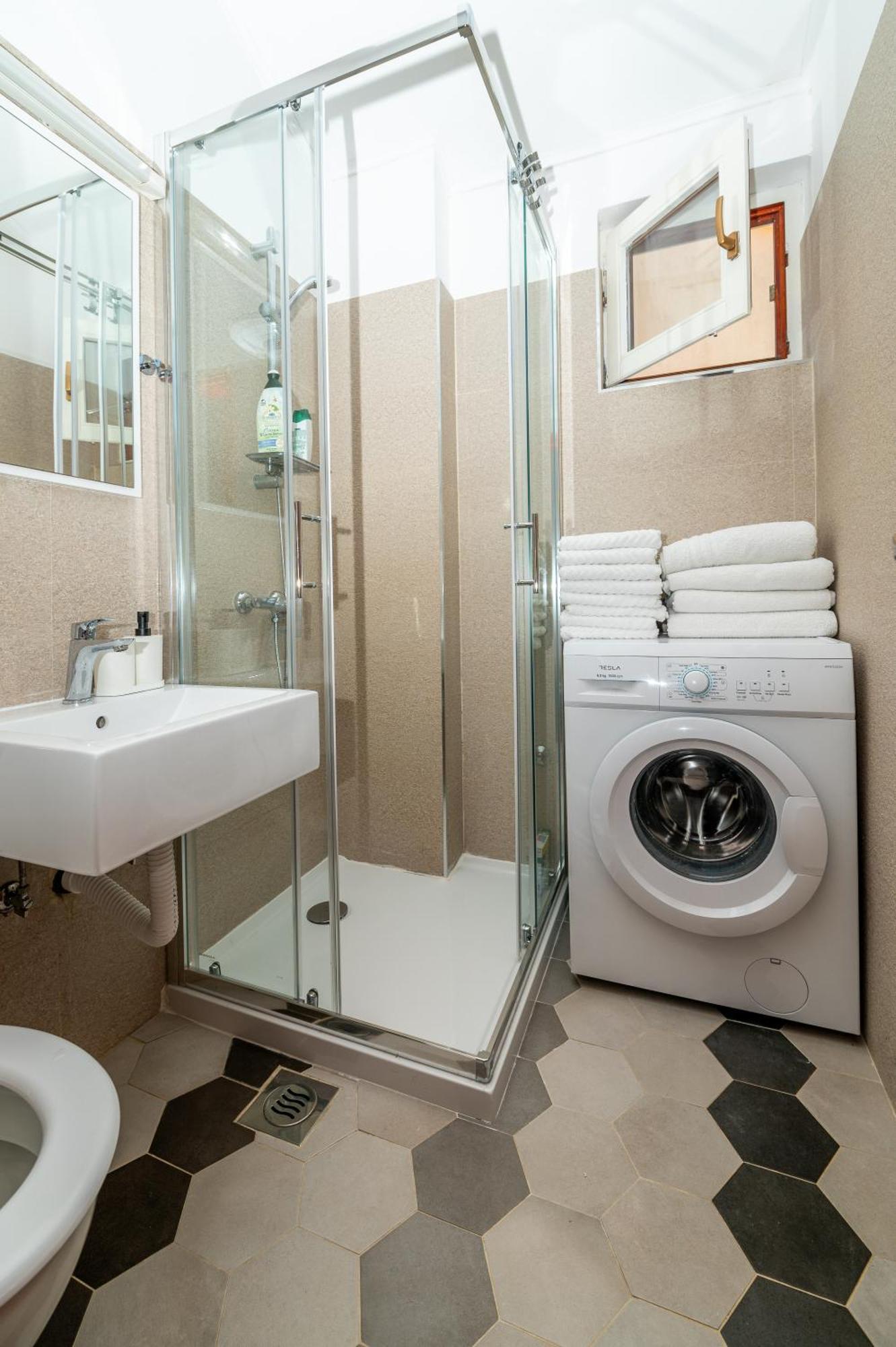 Apartments Vitoria Mali Lošinj Εξωτερικό φωτογραφία
